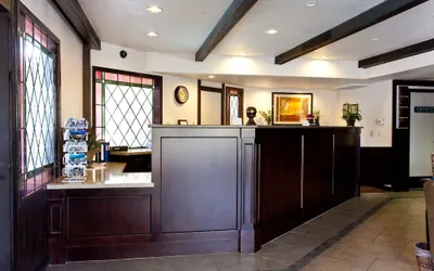 Photo 4 - Stratford Inn
