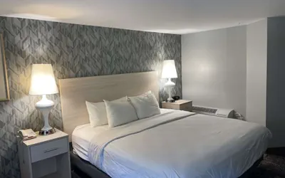 Photo 3 - Woodwards White Mountain Resort, BW Signature Collection
