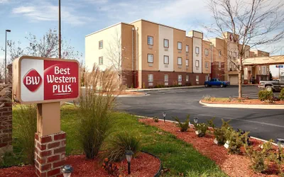 Photo 2 - Best Western Plus Crawfordsville Hotel
