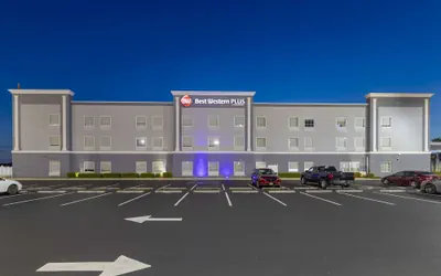 Photo 2 - Best Western Plus Brunswick Inn & Suites