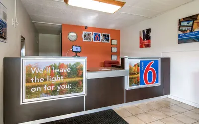Photo 4 - Motel 6 New Stanton, PA