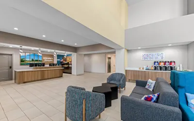 Photo 3 - Hampton Inn & Suites Palestine