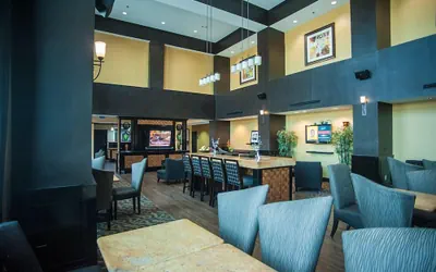 Photo 4 - Hampton Inn & Suites Palestine