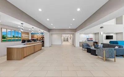 Photo 4 - Hampton Inn & Suites Palestine