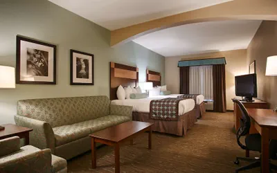 Photo 4 - Best Western Plus Texarkana Inn & Suites