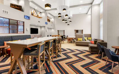 Photo 4 - Hampton Inn & Suites Fairbanks
