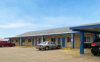 Photo 2 - Amber Inn Motel Le Mars