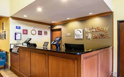 Photo 4 - Sleep Inn & Suites Madison - Monona