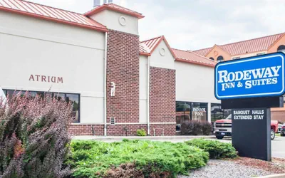 Photo 2 - Rodeway Inn & Suites Milwaukee Airport