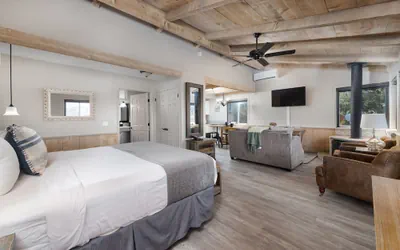 Photo 5 - Sky Ranch Lodge