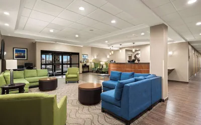 Photo 2 - Comfort Suites Hummelstown - Hershey