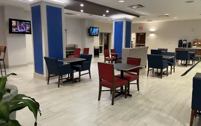 Holiday Inn Express & Suites Williamsport by IHG