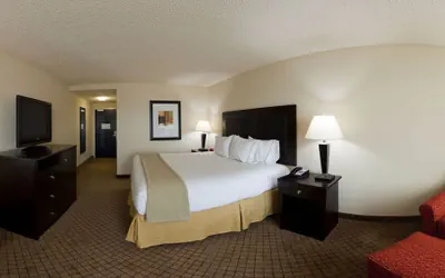 Photo 2 - Holiday Inn Express & Suites Newberry by IHG