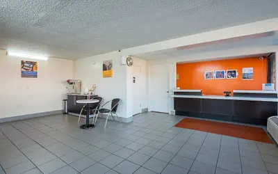 Photo 4 - Motel 6 Perry, GA