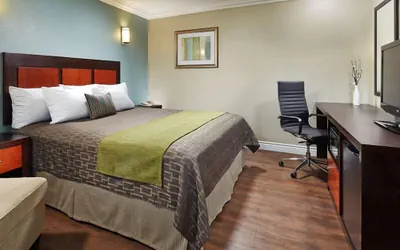 Photo 5 - American Inn
