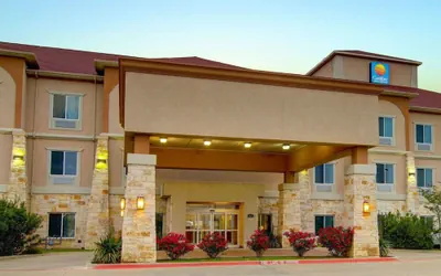 Photo 2 - Comfort Inn & Suites Alvarado