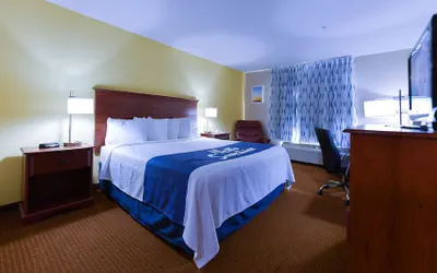 Photo 4 - Days Inn by Wyndham Greensboro NC