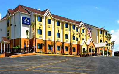Photo 2 - Microtel Inn & Suites by Wyndham New Braunfels