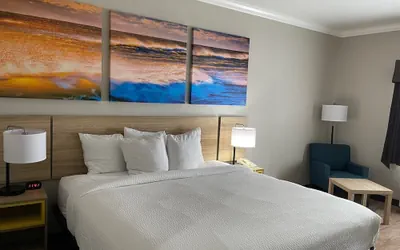 Photo 5 - Days Inn by Wyndham Rockdale Texas