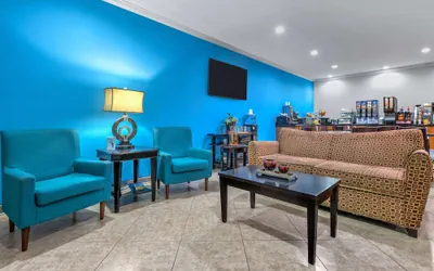 Photo 4 - Days Inn & Suites by Wyndham Cabot