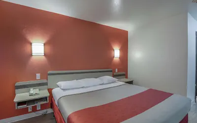 Photo 3 - Motel 6 Pasadena, TX
