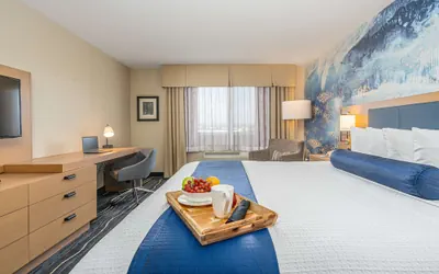 Photo 4 - Best Western Plus Marina Gateway Hotel