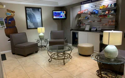 Photo 4 - Travelodge Inn & Suites by Wyndham Albany