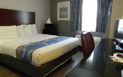 Photo 5 - Travelodge Inn & Suites by Wyndham Albany