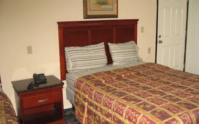 Photo 3 - Royal Inn Motel Long Beach
