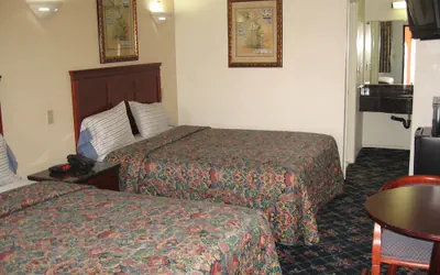 Photo 5 - Royal Inn Motel Long Beach