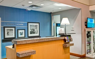 Photo 4 - Hampton Inn & Suites Sarasota/Bradenton-Airport, FL
