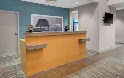 Photo 3 - Hampton Inn & Suites Sarasota/Bradenton-Airport, FL