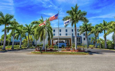 Photo 2 - Hampton Inn & Suites Sarasota/Bradenton-Airport, FL