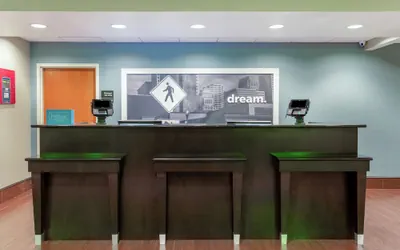 Photo 3 - Hampton Inn Richmond - South