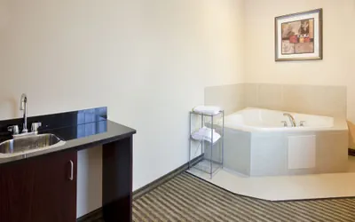 Photo 4 - Holiday Inn Express & Suites Guthrie North Edmond by IHG