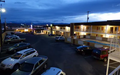 Photo 2 - Economy Inn & Suites
