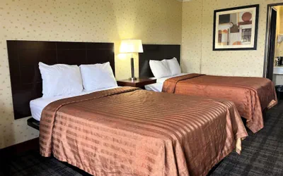 Photo 4 - Travelodge by Wyndham Seymour