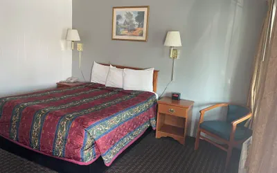Photo 3 - Lark Motel