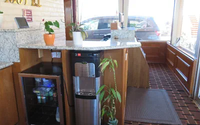 Photo 3 - Royal Crest Motel