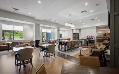 Photo 2 - Hampton Inn Hickory
