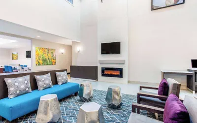 Photo 4 - La Quinta Inn & Suites by Wyndham Hillsboro