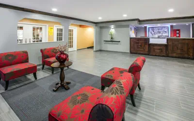Photo 3 - Super 8 by Wyndham Farmers Branch/North Dallas