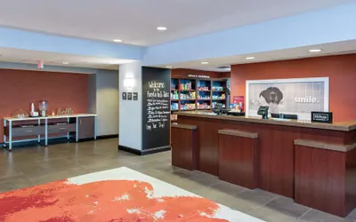 Photo 5 - Hampton Inn & Suites Marshalltown