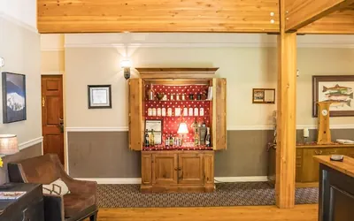 Photo 2 - Pine Ridge Inn