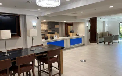 Photo 3 - Holiday Inn Express & Suites Woodland Hills by IHG