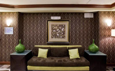 Photo 5 - Holiday Inn Express & Suites Woodland Hills by IHG