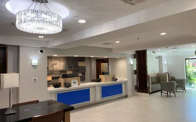 Holiday Inn Express & Suites Woodland Hills by IHG