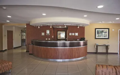Photo 5 - La Quinta Inn & Suites by Wyndham Edmond