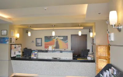 Photo 3 - Days Inn & Suites by Wyndham Milwaukee