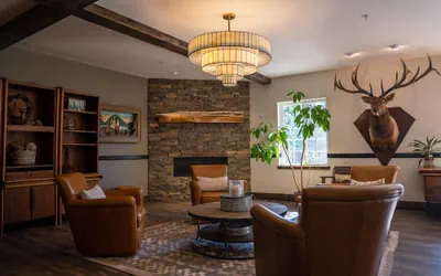 Photo 4 - Blue Elk Inn